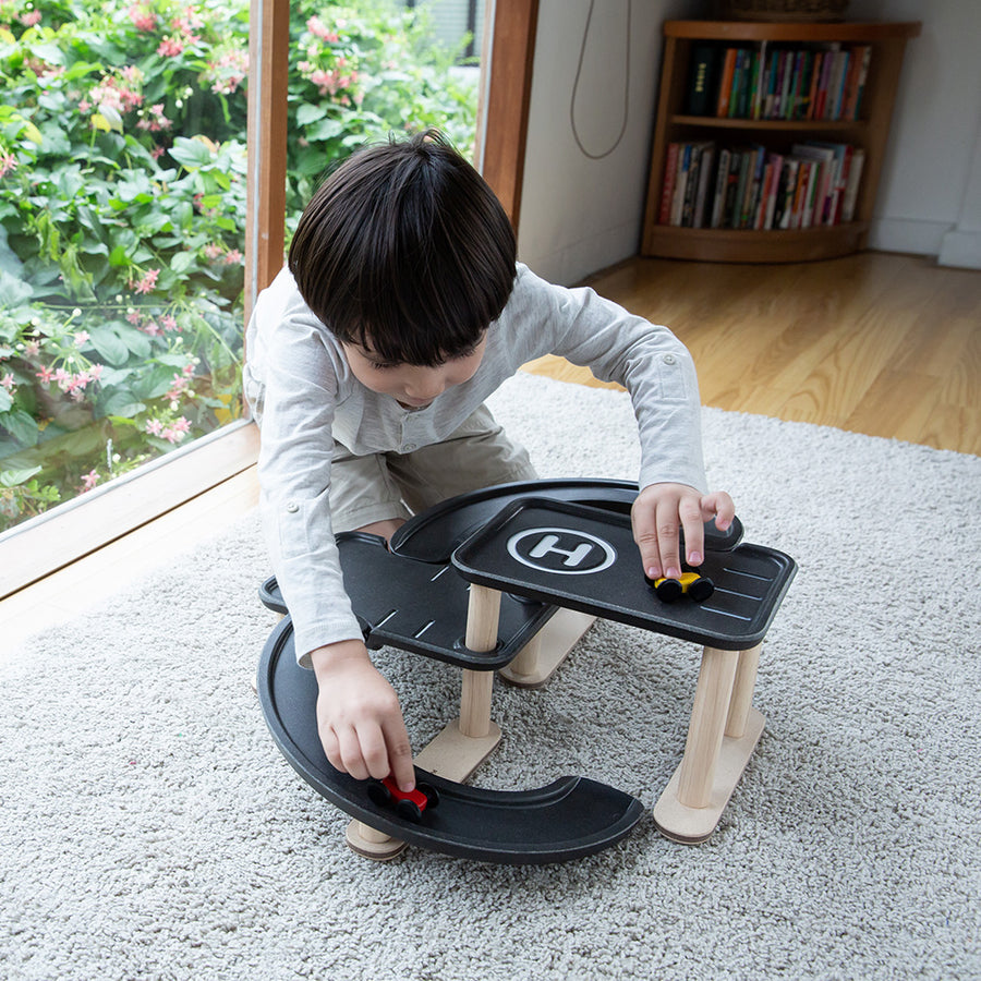 PlanToys Race N Play Parking Garge