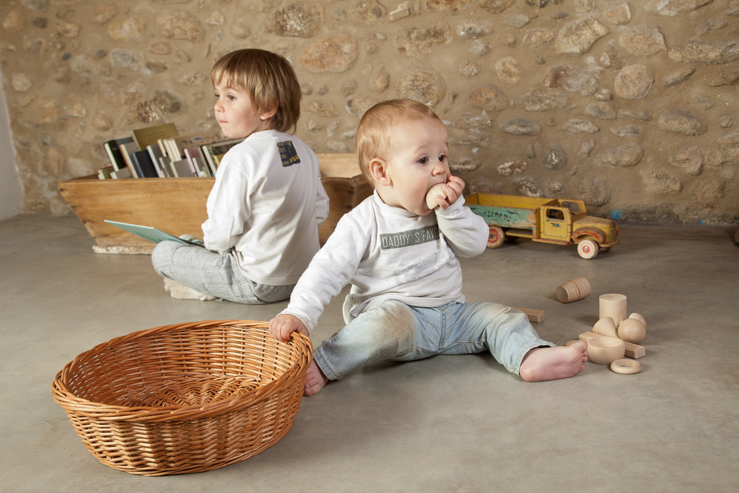 Grapat Natural Treasure Basket with 10 Elements