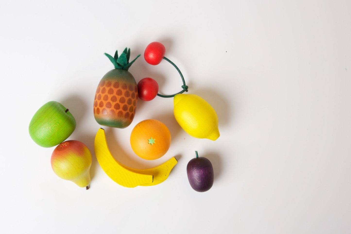 Erzi Assorted Wooden Fruits - Play Food Made in Germany - Wood Wood Toys Canada's Favourite Montessori Toy Store