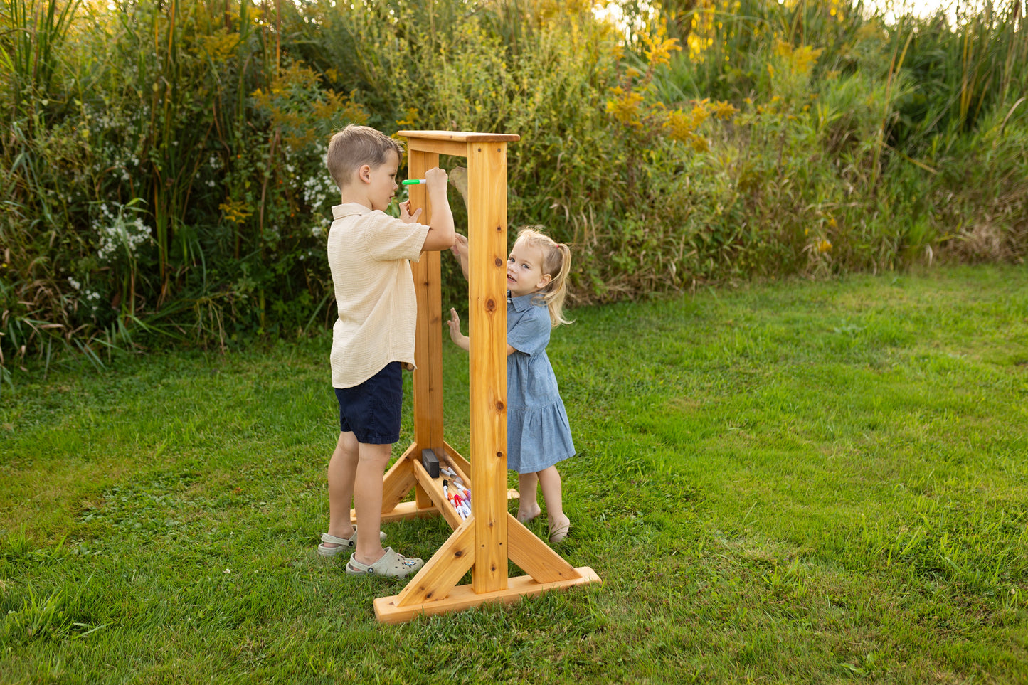 Plexiglass Clear Outdoor Easel