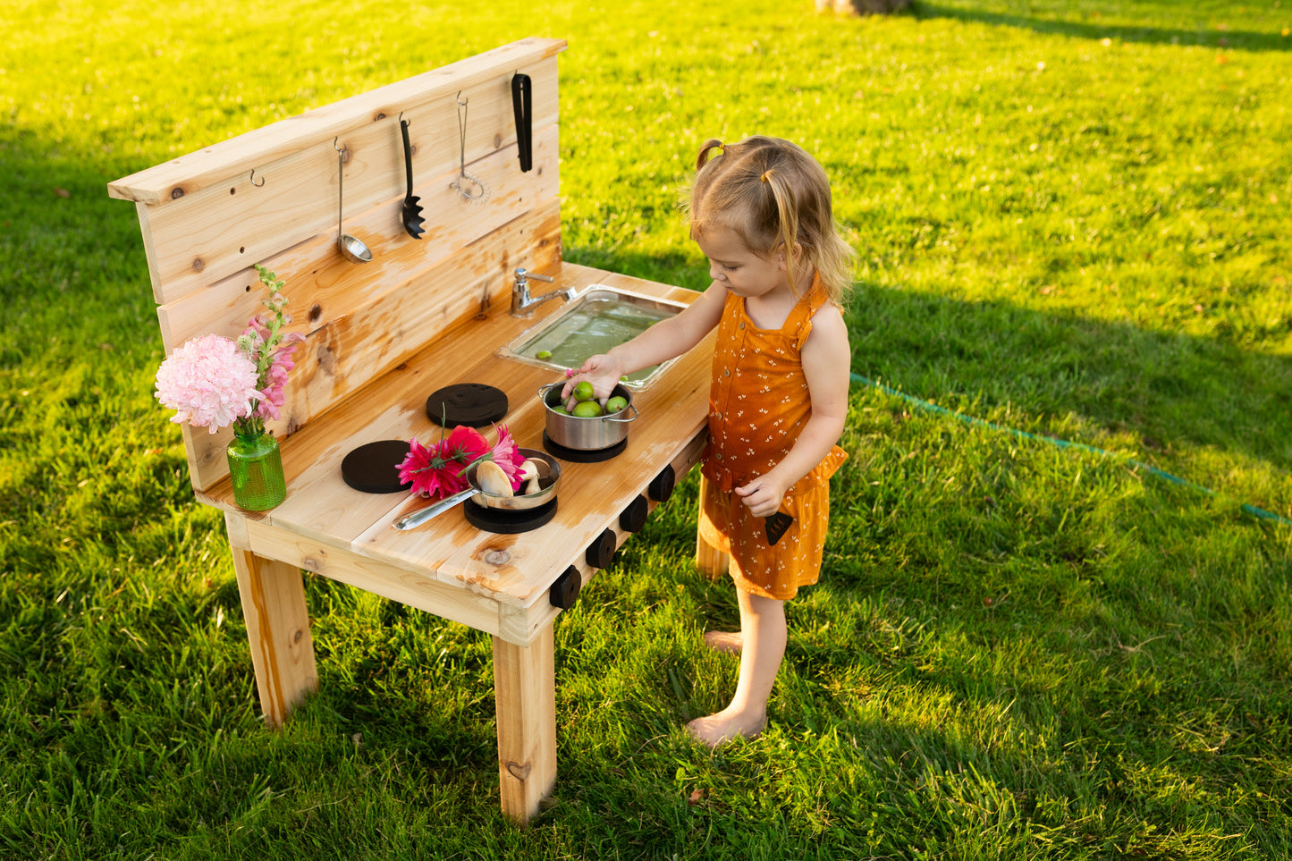 Mini Mud Kitchen