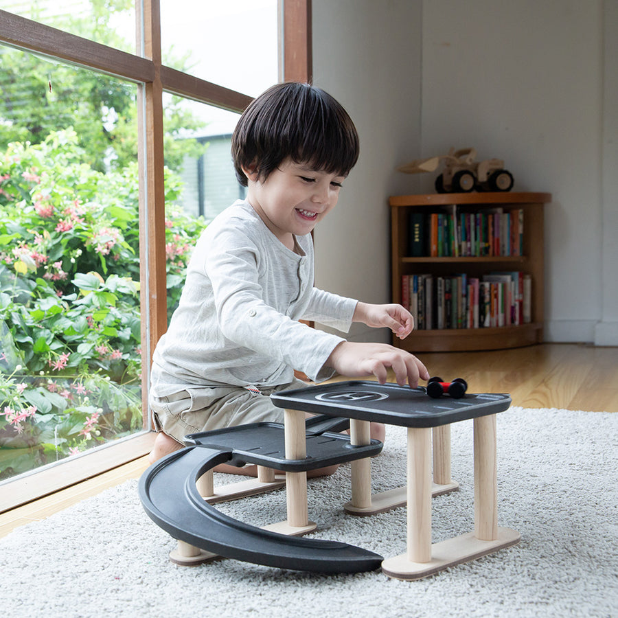 PlanToys Race N Play Parking Garge