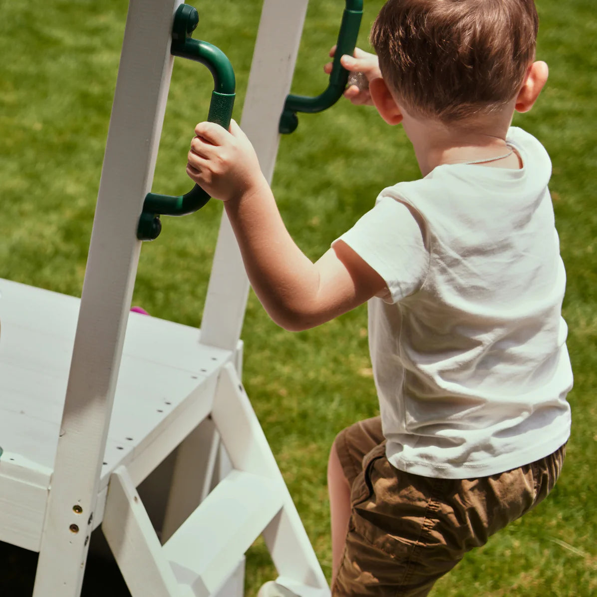 Mini aire de jeux d'extérieur Aloe avec jeux d'eau pour enfants et tout-petits par Avenlur