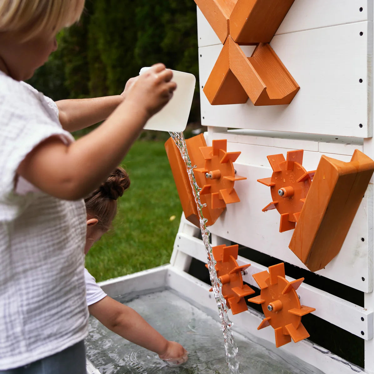 Mini aire de jeux d'extérieur Aloe avec jeux d'eau pour enfants et tout-petits par Avenlur