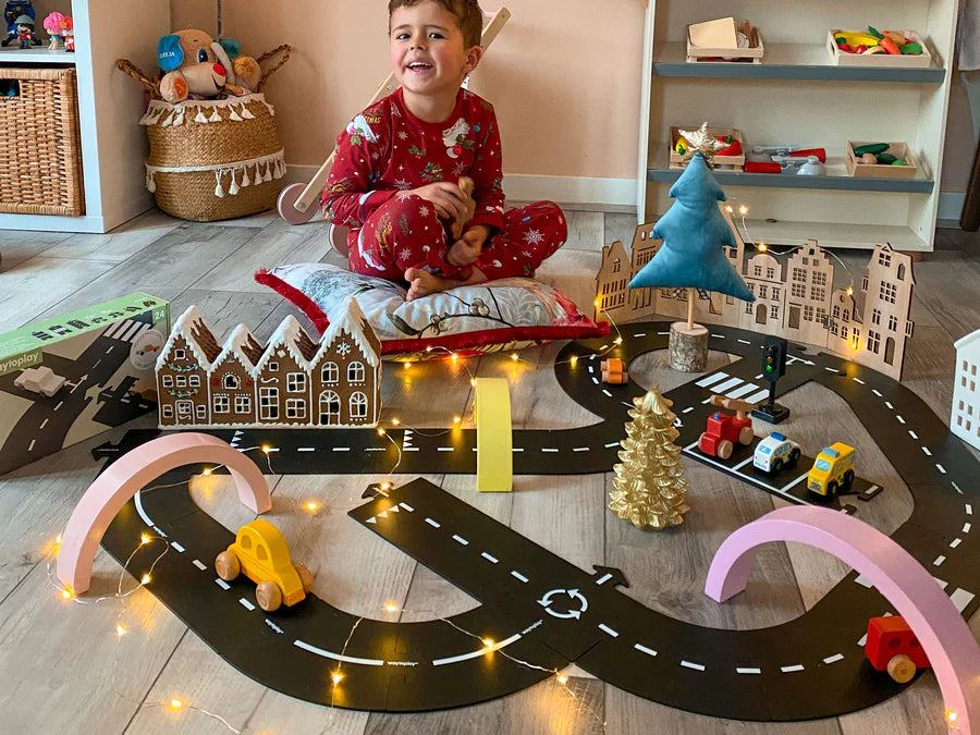 Waytoplay Flexible Roads - Highway Set (24 pieces) with Car