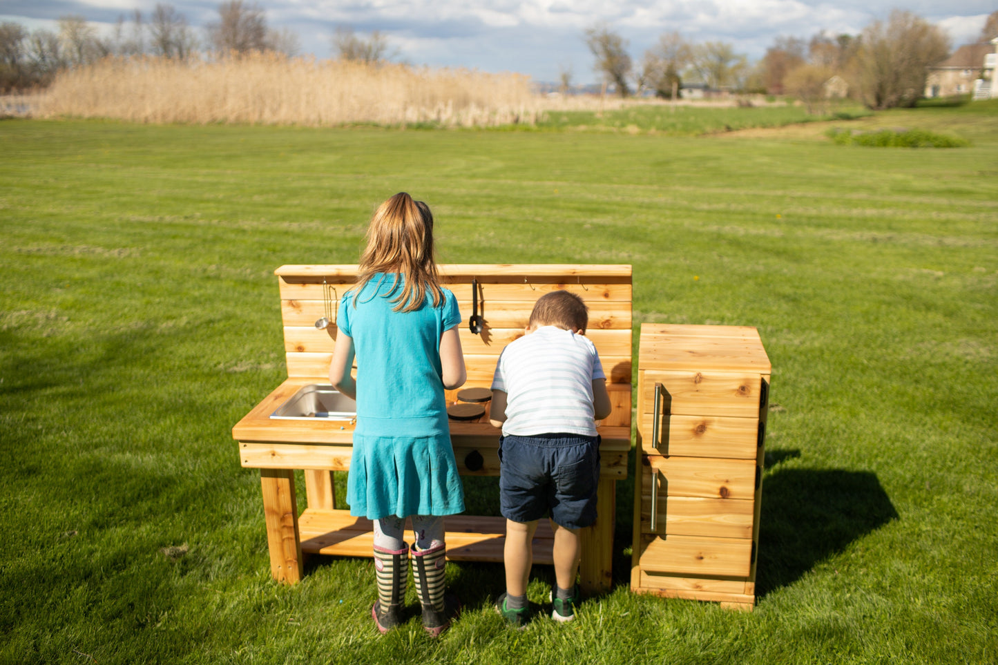 Cuisine simple avec dosseret et étagère (Centrée) 