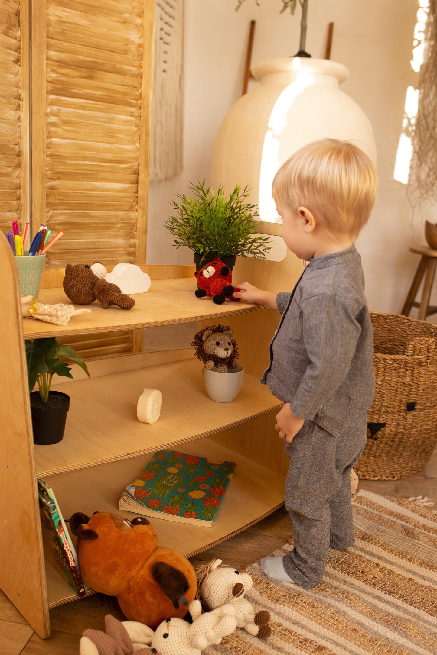 Étagère à jouets en bois Montessori