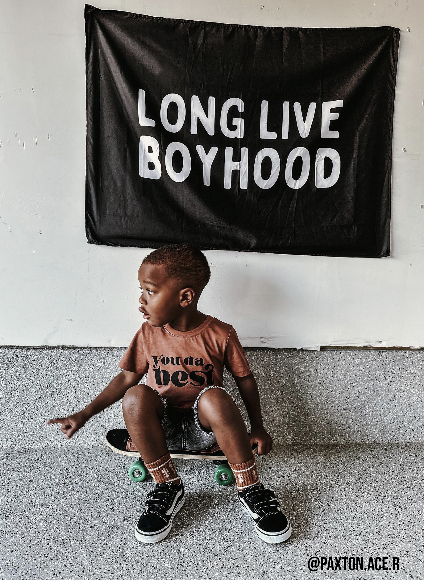 Bannière « Longue vie à l'enfance » (noir)