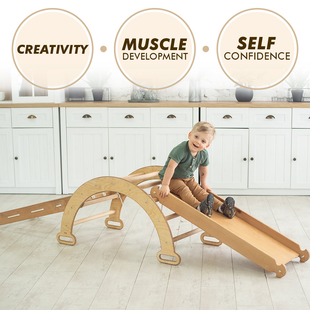 Ensemble d'escalade Montessori 4 en 1 : échelle triangulaire + arche/bascule + planche/rampe coulissante + filet d'escalade – Beige