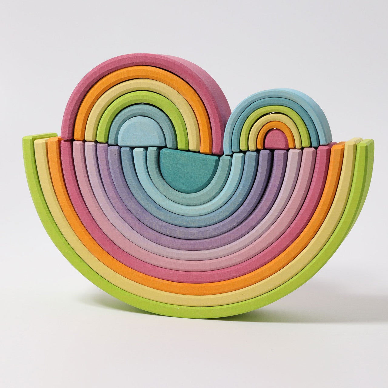 Grimm's - Medium Pastel Rainbow (6 pieces)