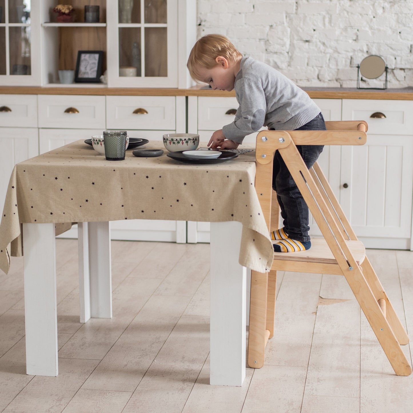 Foldable Step Stool for Toddlers - Kid Chair That Grows - Beige/Chocolate