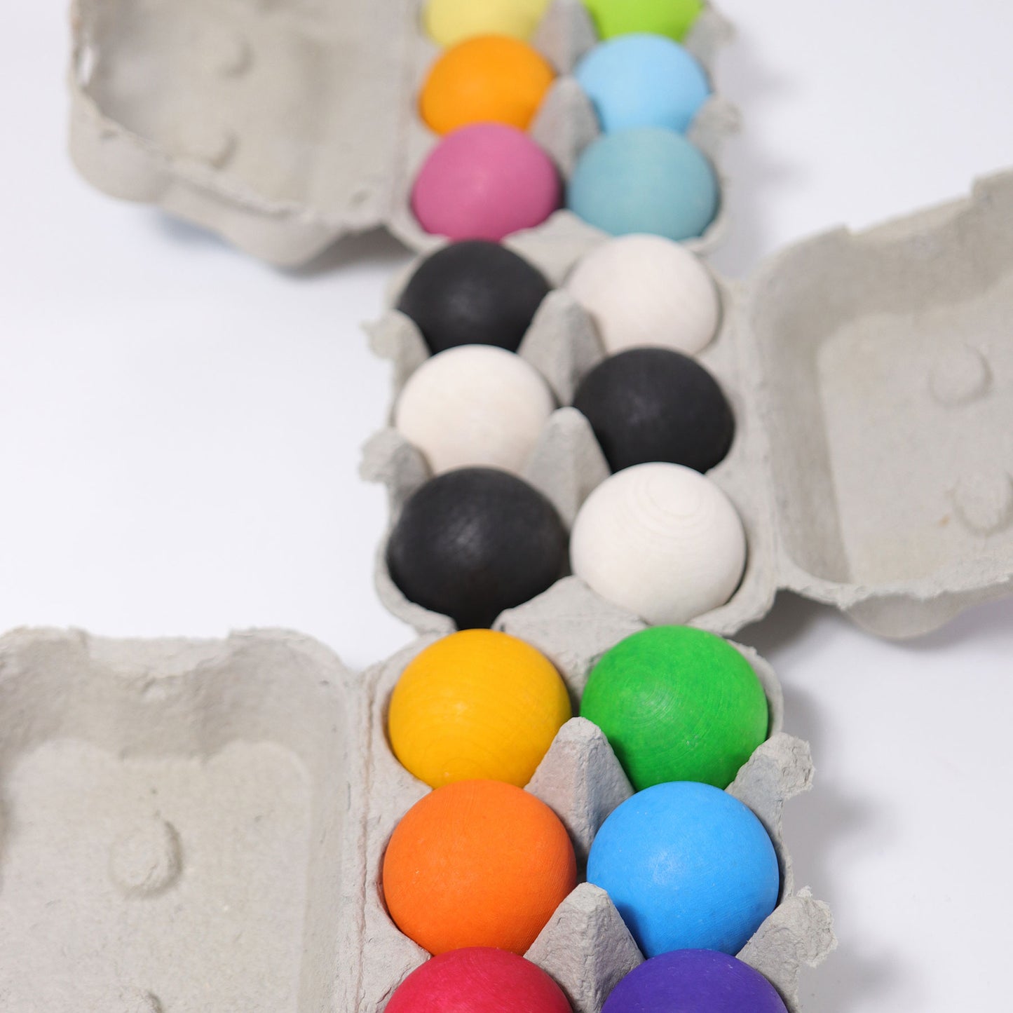 Grimm's - Pastel Wooden Balls (6 pieces)