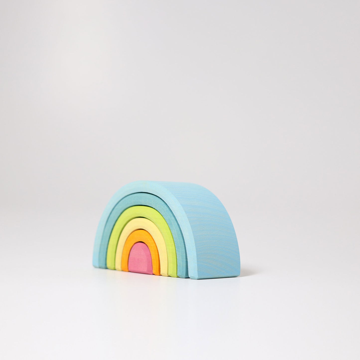 Grimm's - Small Pastel Rainbow (6 pieces)